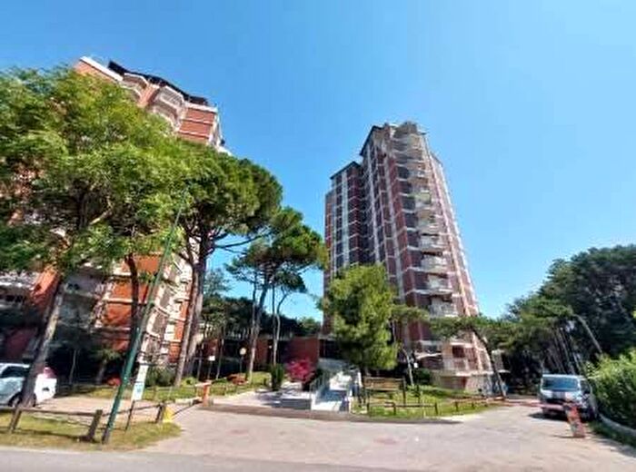 Appartamento quadrilocale in vendita in Viale delle Terme, Centro, Lignano Sabbiadoro