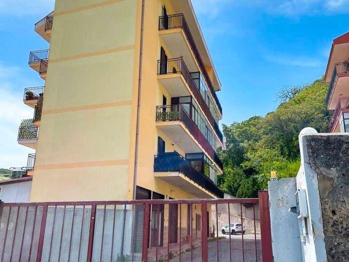 Appartamento trilocale in vendita in Via Comunale Catarratti, Camaro Superiore, Messina