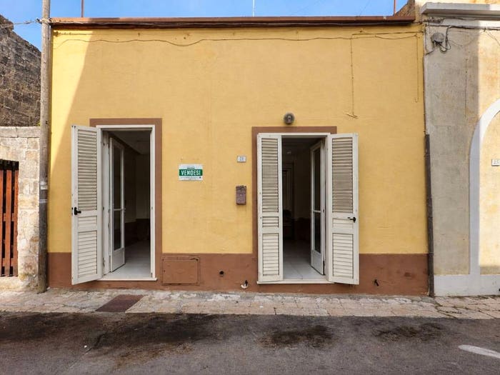 Casa quadrilocale in vendita in Via Congregazione, Spongano