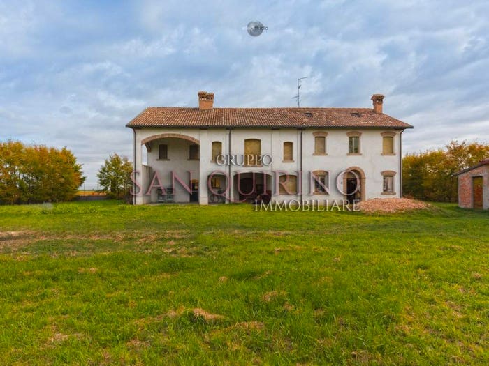 Casa con 6 locali in vendita in Via Valluzze, Finale Emilia