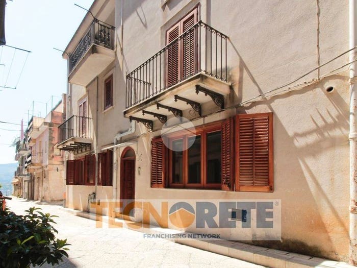 Appartamento trilocale in vendita in Via Benedetto Civiletti, Centro, Monreale