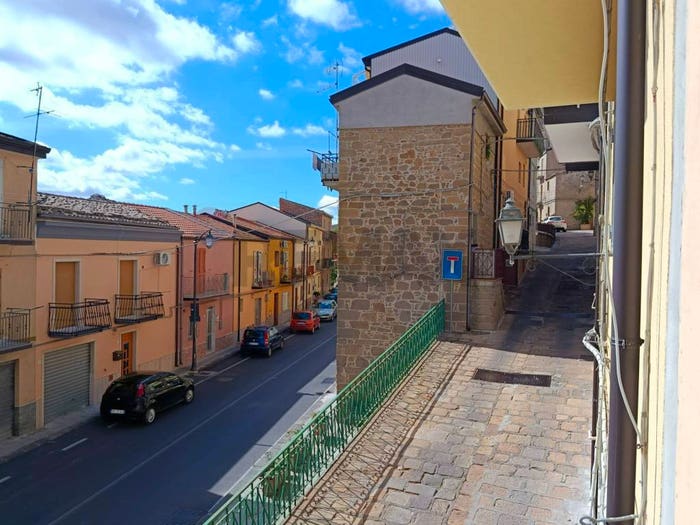 Casa trilocale in vendita in Via Napoli Bracconeri, Troina