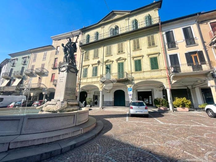 Appartamento con 6 locali in vendita in Piazza della Libertà, Centro, Romagnano Sesia