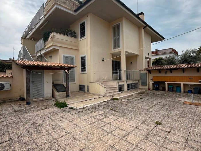 Appartamento con 5 locali in vendita in Via Portorose, Fregene, Fiumicino