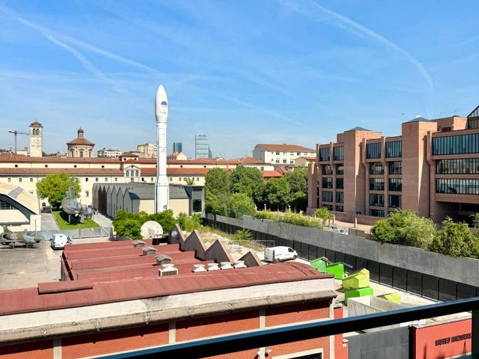 Appartamento quadrilocale in vendita in Via Olona, Corso Genova, Milano