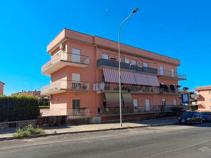 Appartamento trilocale in vendita in Viale Alessandro Manzoni, Centro, Cerveteri