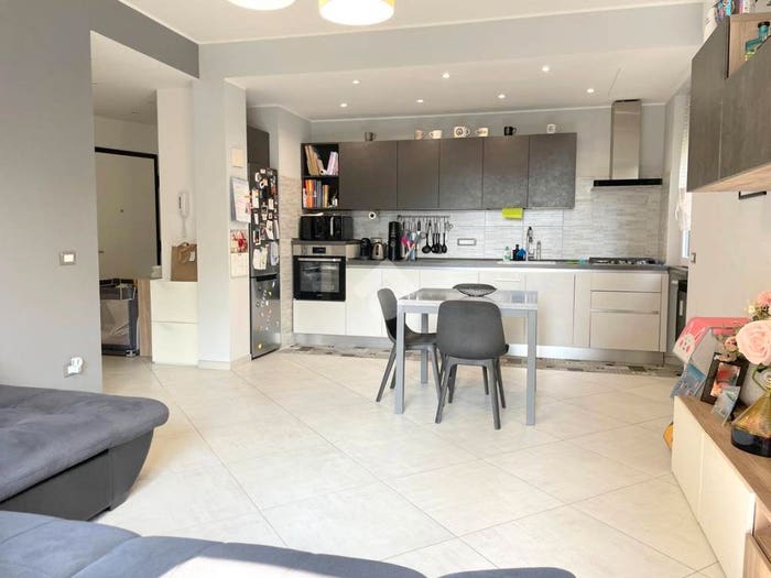 Appartamento trilocale in vendita in Via Giacomo Puccini, Pregnana Milanese