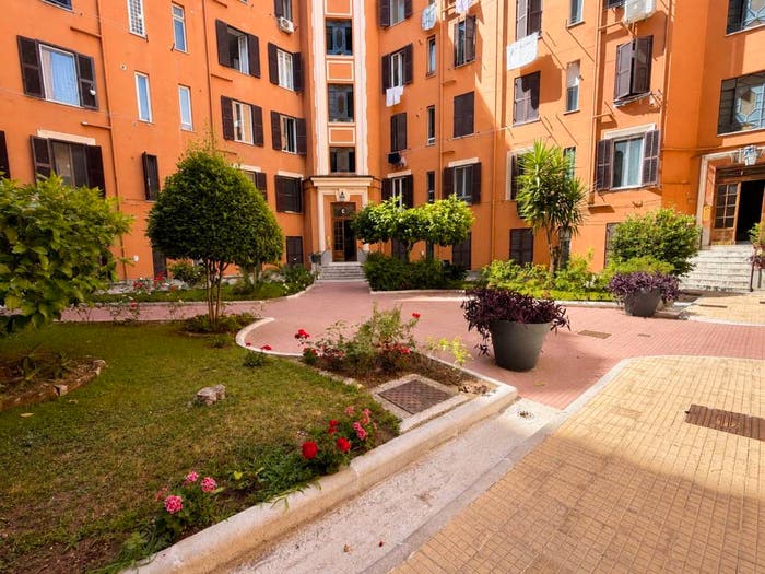 Appartamento trilocale in vendita in Via Taranto, Villa Fiorelli, Roma