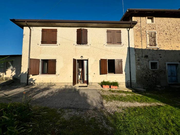 Casa con 6 locali in vendita in Via Ronchi, Bardolino