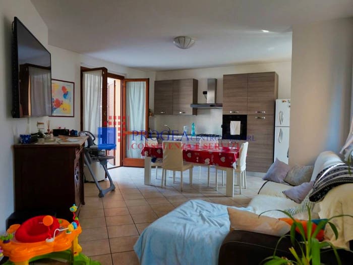 Appartamento trilocale in affitto in Via Antonio Locatelli, Albano Sant'Alessandro
