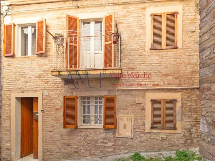 Casa quadrilocale in vendita in Via Del Ponte, Centro, Fermo