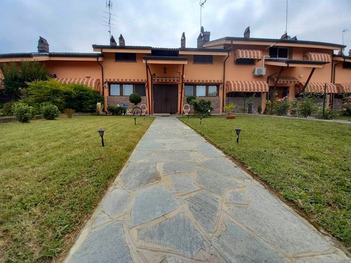 Casa con 5 locali in vendita in Castelnuovo Don Bosco