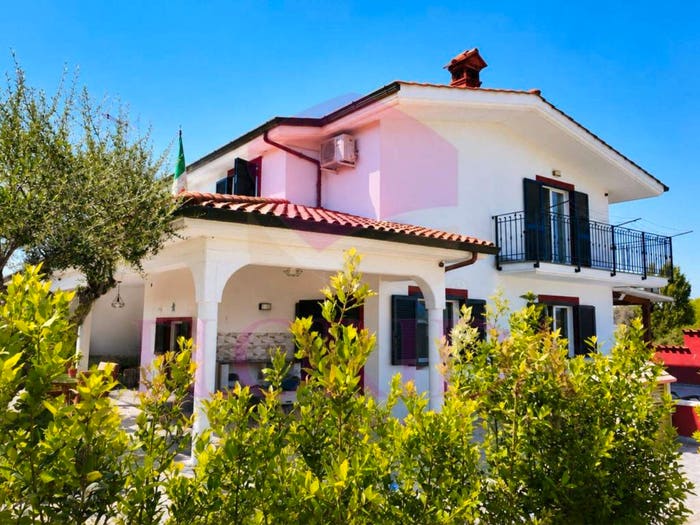Casa con 6 locali in vendita in Via delle Passiflore, Banditella, Ardea