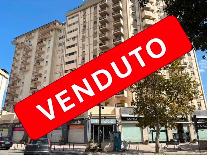 Appartamento trilocale in vendita in Via Svezia, San Lorenzo, Palermo
