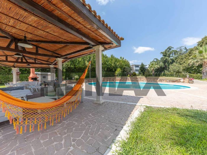 Casa con 6 locali in vendita in via della giustiniana, La Giustiniana, Roma