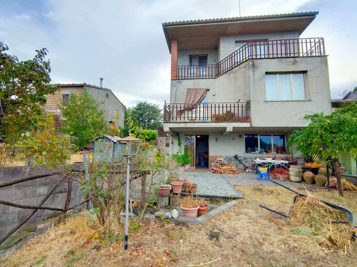 Casa con 6 locali in vendita in Porano Nuovo No Number, Porano