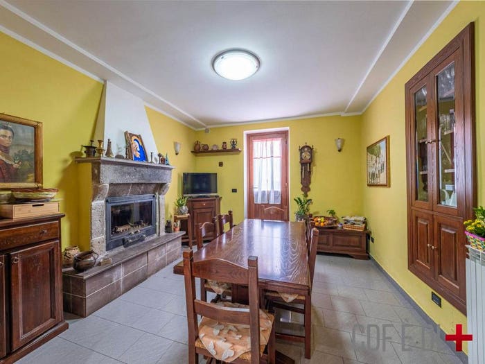 Casa con 5 locali in vendita in Via Goffredo Mameli, Tessennano