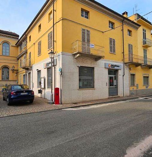 Appartamento con 6 locali in vendita in Piazza Piemonte, Centro, Morano sul Po