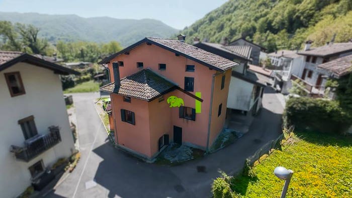 Casa con 6 locali in vendita in Frazione Osgnetto, San Leonardo