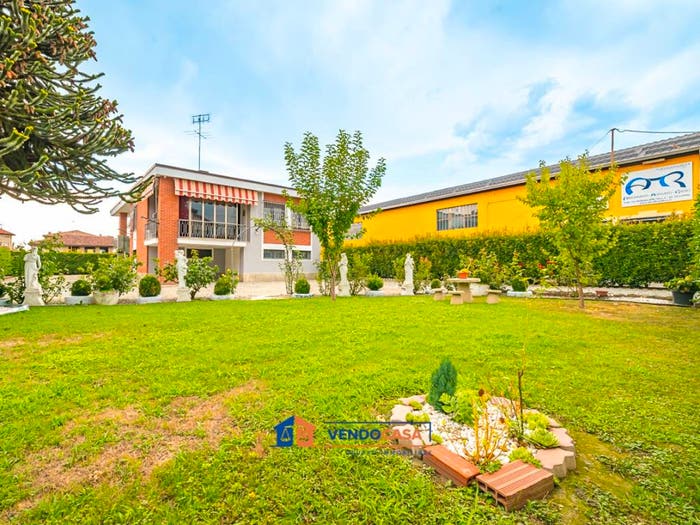 Casa quadrilocale in vendita in Via Villanova Solaro, Moretta