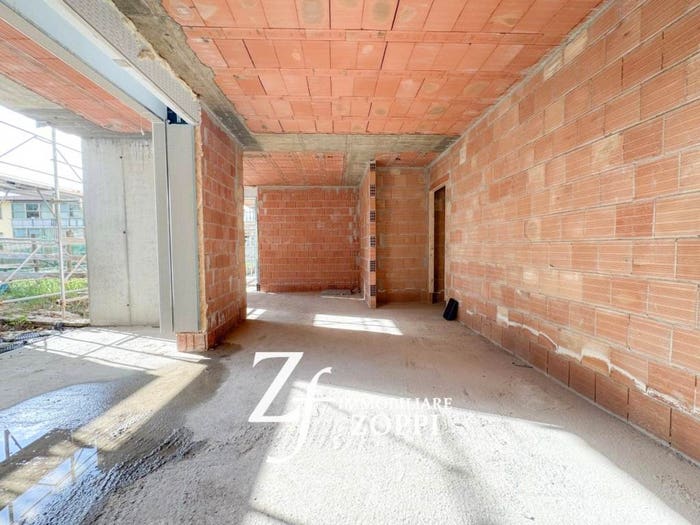 Appartamento quadrilocale in vendita in VIA LARGA, Centro, Calenzano