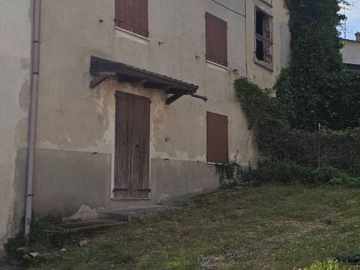 Casa con 6 locali in vendita in Centro, Rovescala