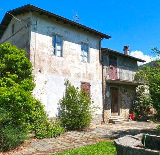Casa quadrilocale in vendita in Via Roma, Centro, Fivizzano
