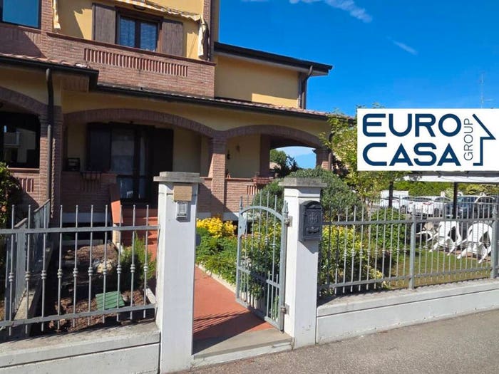 Casa quadrilocale in vendita in Via San Lorenzo Salvaterra, Salvaterra, Casalgrande