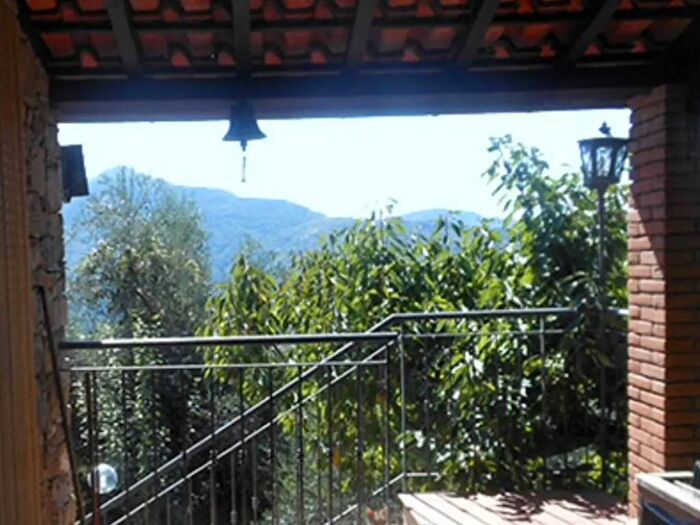 Casa trilocale in vendita in Loc Semoigo, Apricale