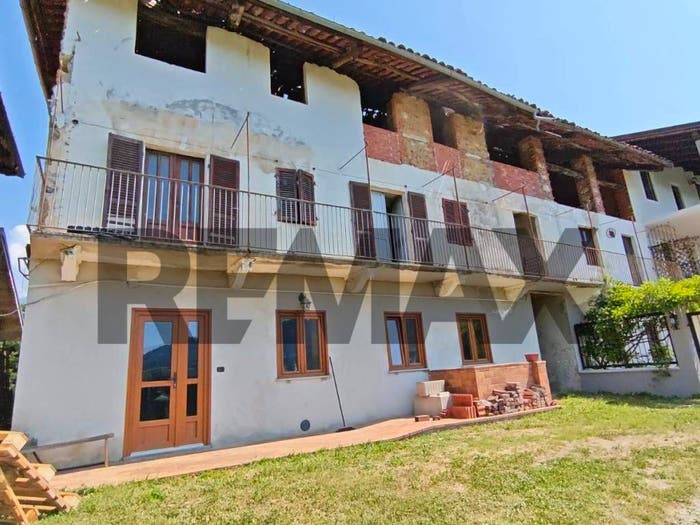 Casa trilocale in vendita in San Colombano Belmonte