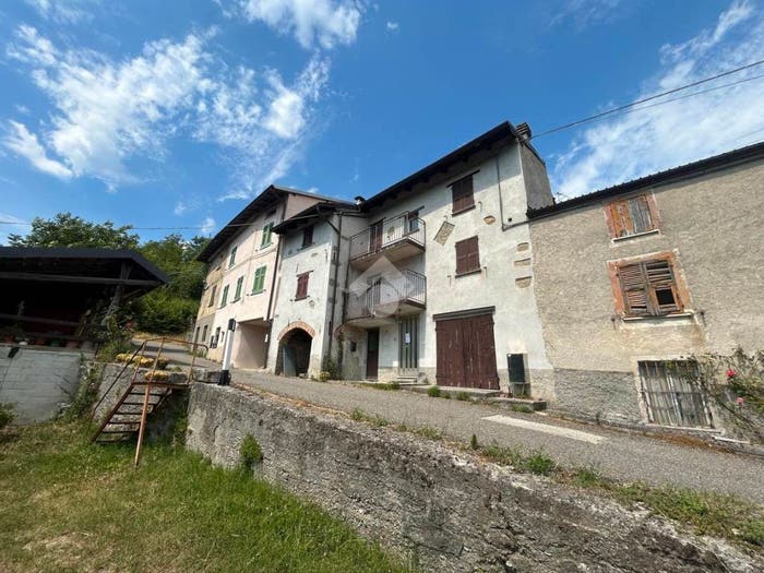 Casa con 6 locali in vendita in Frazione Costa Merlassino, Costa Merlassino, Cantalupo Ligure