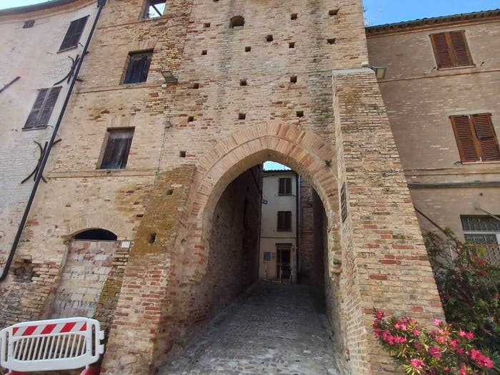 Casa con 6 locali in vendita in piazza Cortile, Centro, Monte Urano