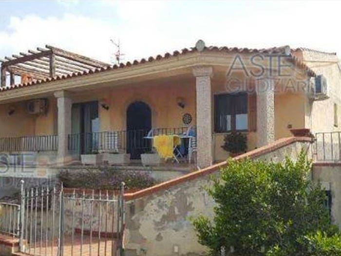 Appartamento quadrilocale in vendita in Via Portovenere, Cannigione, Arzachena