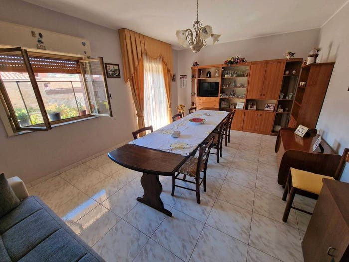 Appartamento quadrilocale in vendita in Via San Vincenzo, Fiumefreddo di Sicilia