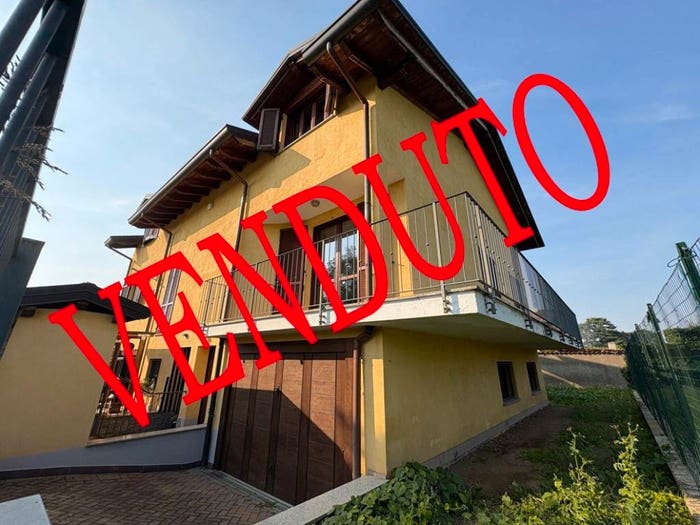 Casa quadrilocale in vendita in Via Camillo Benso di Cavour, Marcallo con Casone