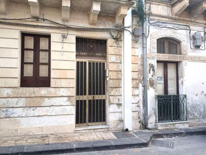 Appartamento con 6 locali in vendita in Via Gianbattista Vico, Centro, Noto