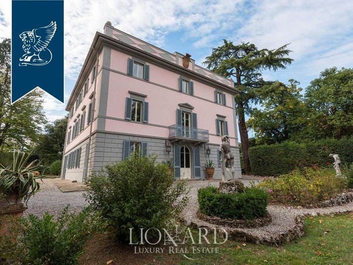 Casa con 6 locali in vendita in Centro, Pescia