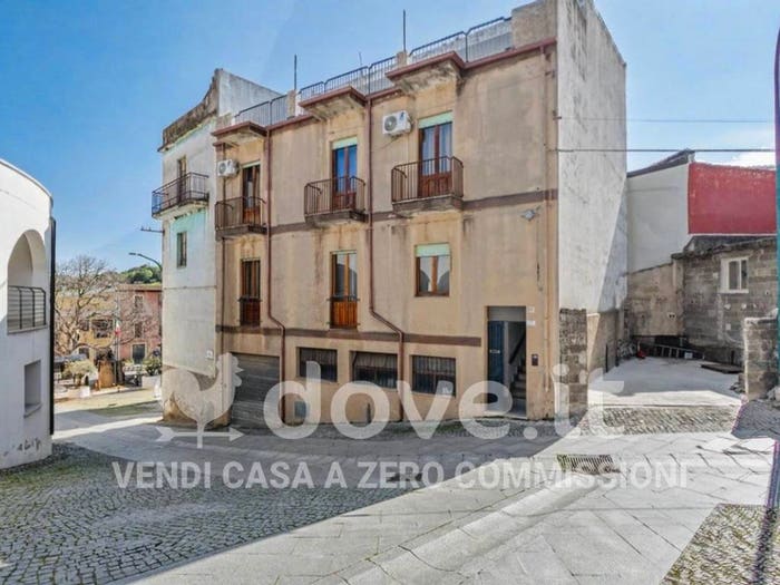 Casa con 6 locali in vendita in Via Evangelista Torricelli, Loceri