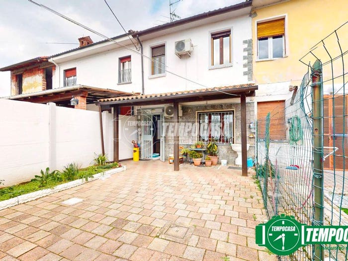 Casa trilocale in vendita in Suardi