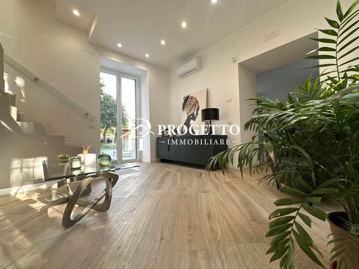 Casa quadrilocale in vendita in Via Tenente Politano, Falciano, Caserta