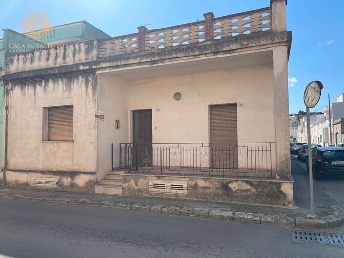 Casa con 6 locali in vendita in Via Bari, Centro, Alessano