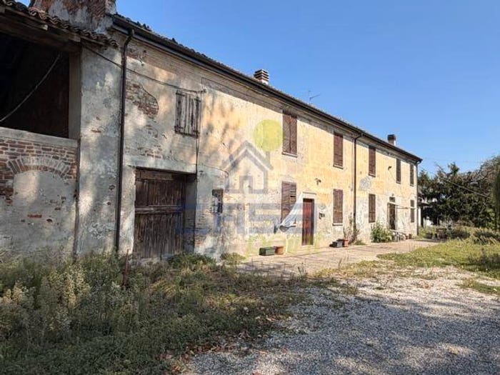 Casa con 6 locali in vendita in LOCALITA' BURASCA, Centro, Castelvetro Piacentino