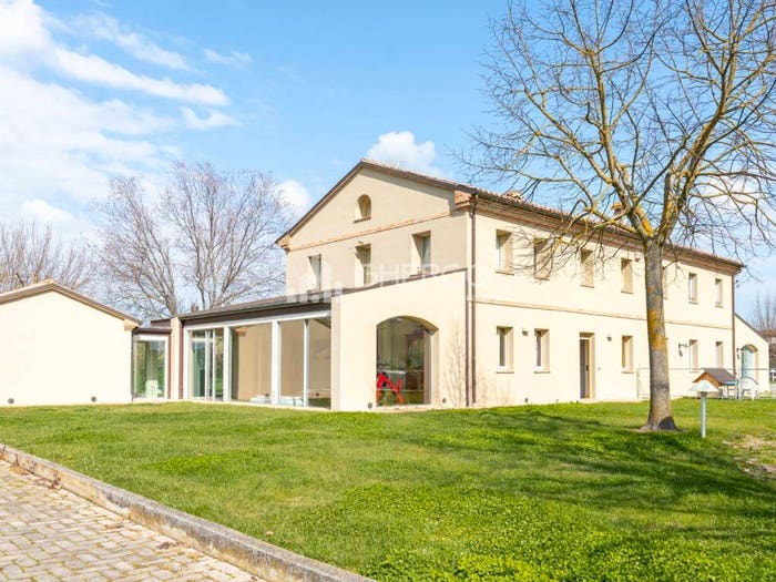 Casa con 6 locali in vendita in Via Montelatiere, San Marcello