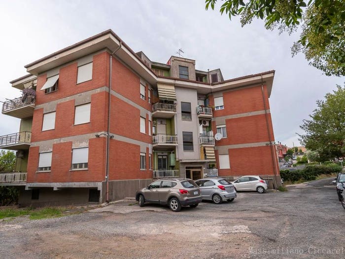 Appartamento quadrilocale in vendita in Via Roncigliano, Cecchina, Albano Laziale