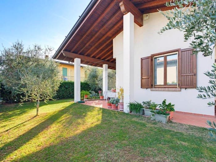 Casa quadrilocale in vendita in Via IV Novembre, Solarolo, Manerba del Garda