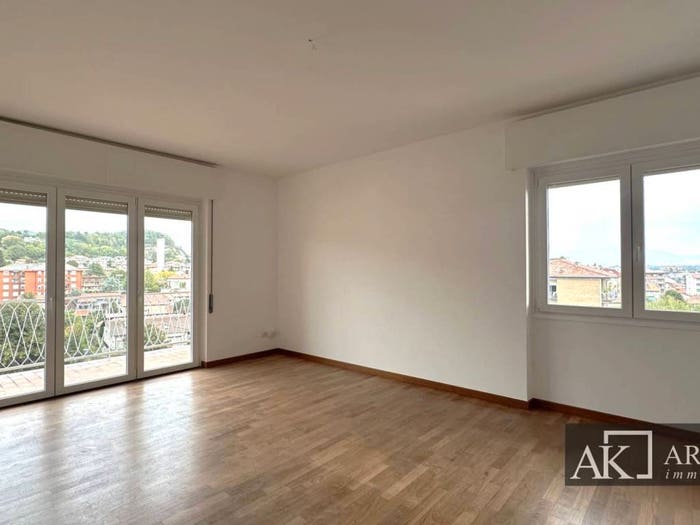 Appartamento quadrilocale in affitto in Via Monte Zeda, Centro, Arona