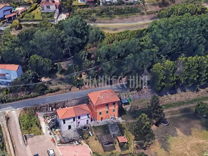 Casa quadrilocale in vendita in Via Brigate Partigiane, Piana Battolla, Follo