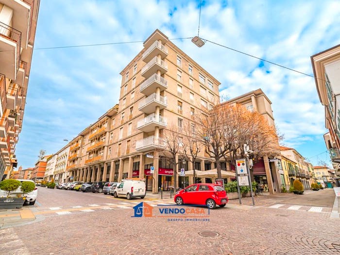 Appartamento quadrilocale in vendita in Via Principi di Piemonte, Centro, Bra