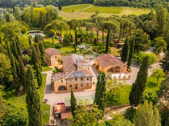 Casa con 6 locali in vendita in Via Roma, Tavarnelle, Barberino Tavarnelle