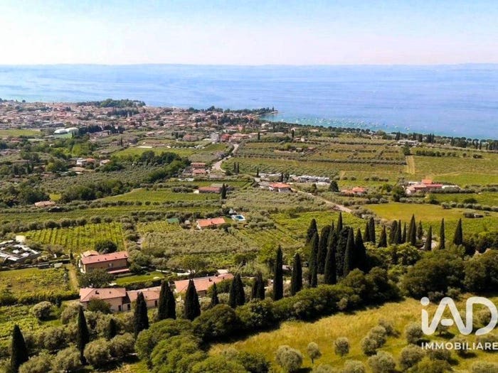 Casa con 6 locali in vendita in Localit  Zerbetto, Bardolino